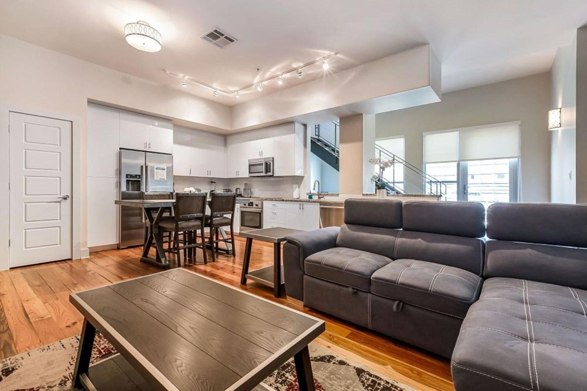 Upscale Condos And Penthouses Close To Canal And Bourbon St New Orleans Dış mekan fotoğraf
