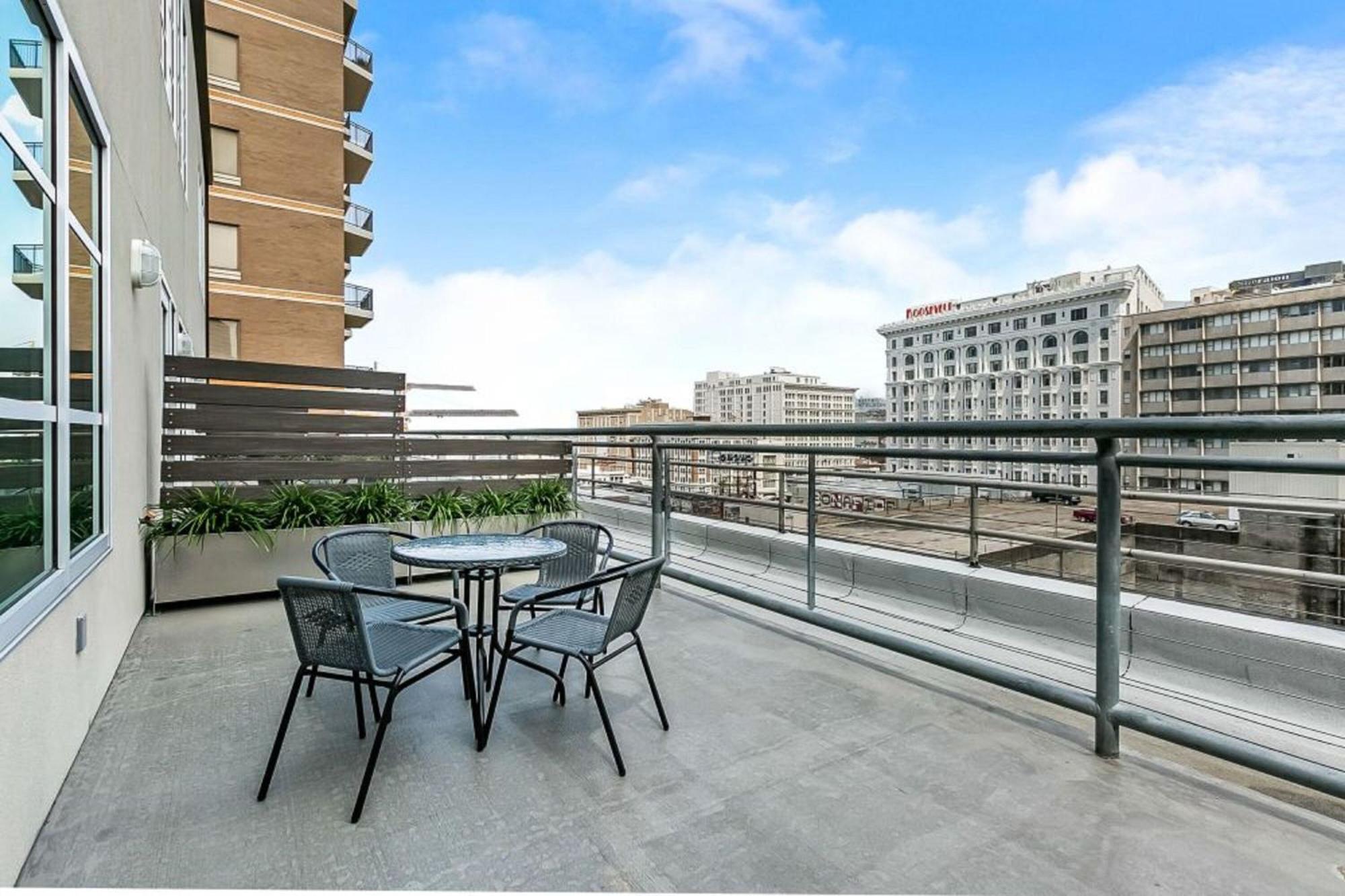 Upscale Condos And Penthouses Close To Canal And Bourbon St New Orleans Dış mekan fotoğraf